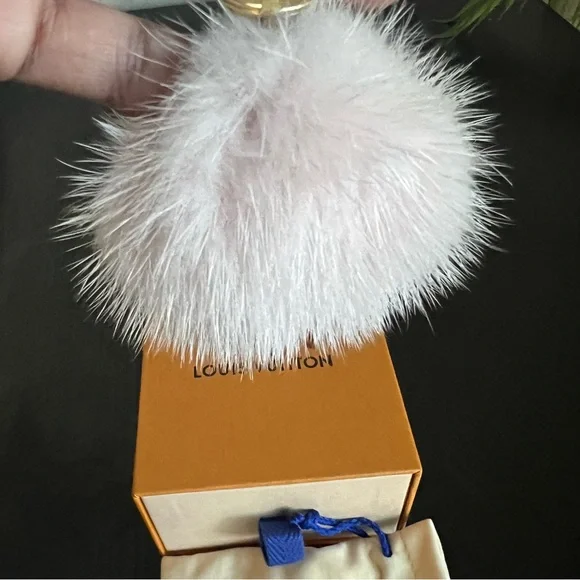 Louis Vuitton Porto Cure Vivienne Fur Charm GP x Wood Pink❤️Authentic in box - Picture 9 of 9